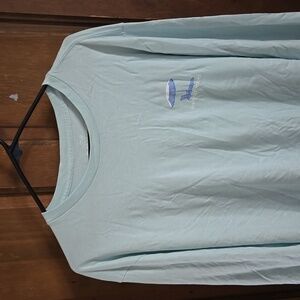 Vineyard vines tee